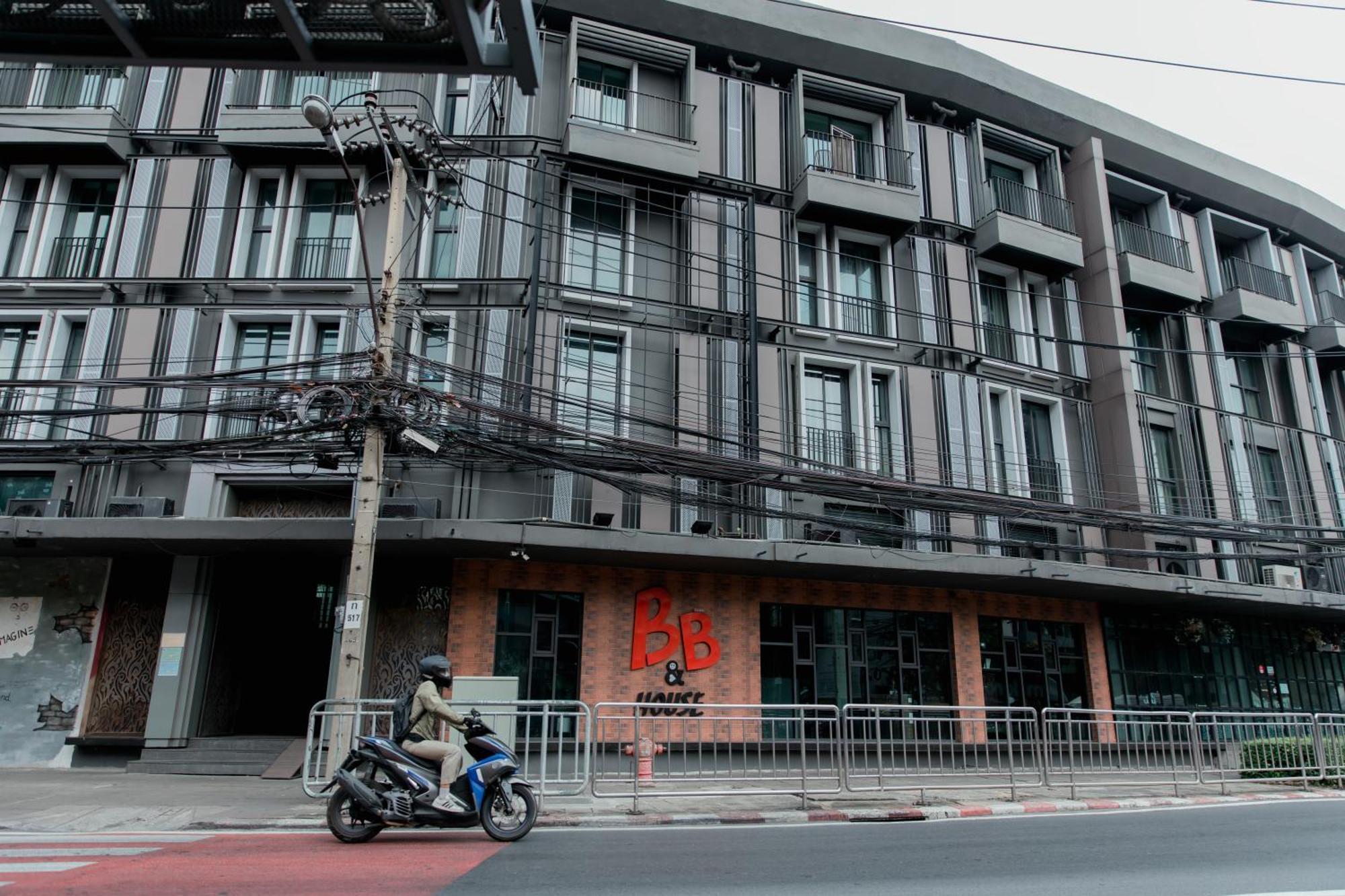 Отель Bbhouse Khlongtan Бангкок Экстерьер фото